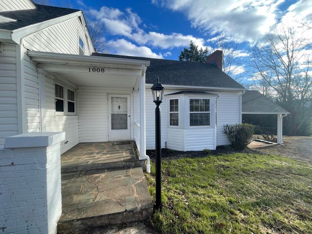1008 Hampton AVE, Bedford, VA 24523