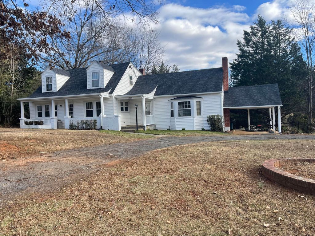 1008 Hampton AVE, Bedford, VA 24523