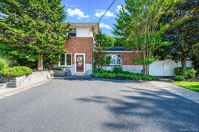 11 Lourae Drive, Massapequa Park, NY 11762