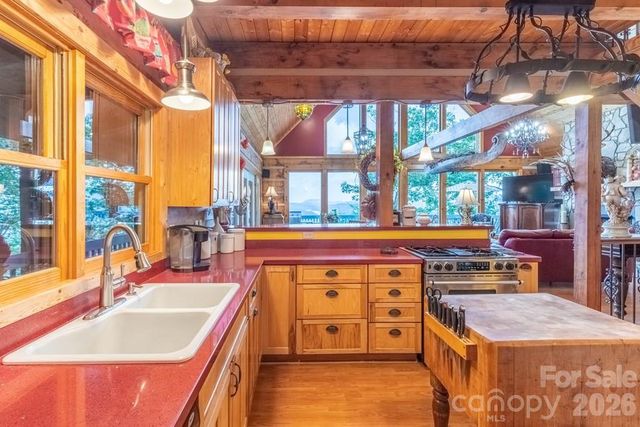 1783 W Cliff Road, Cullowhee, NC 28723