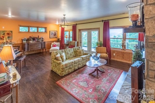 1783 W Cliff Road, Cullowhee, NC 28723