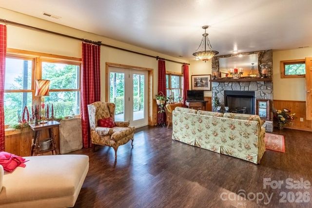 1783 W Cliff Road, Cullowhee, NC 28723