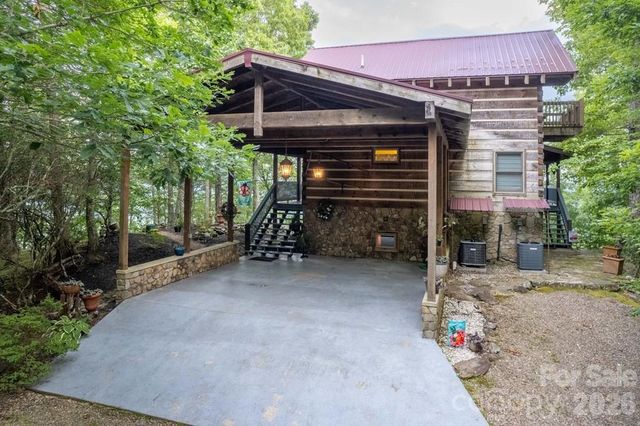 1783 W Cliff Road, Cullowhee, NC 28723
