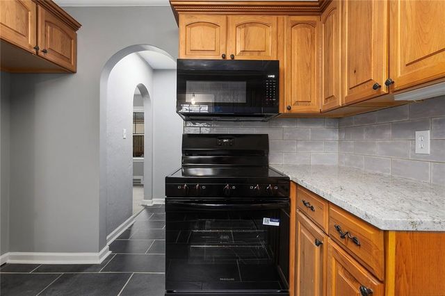 7339 Holmes Road, Kansas City, MO 64111