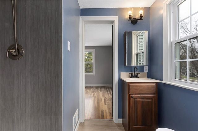 7339 Holmes Road, Kansas City, MO 64111