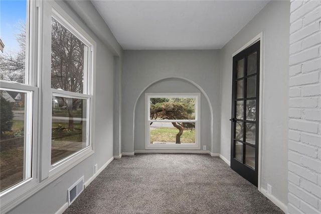 7339 Holmes Road, Kansas City, MO 64111