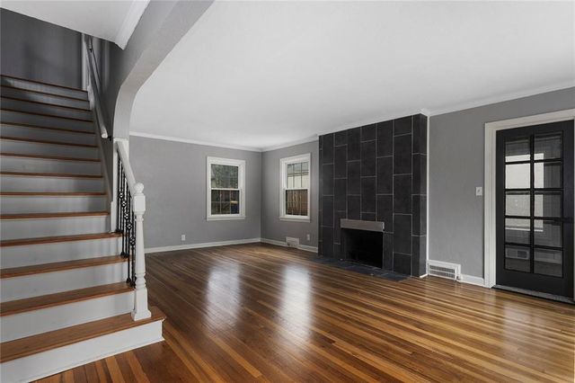 7339 Holmes Road, Kansas City, MO 64111