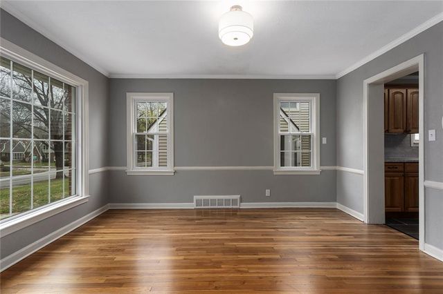 7339 Holmes Road, Kansas City, MO 64111