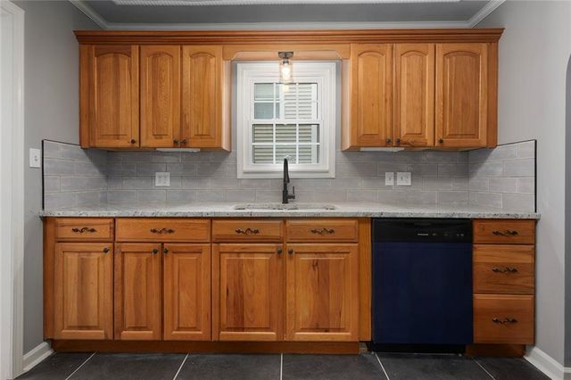 7339 Holmes Road, Kansas City, MO 64111