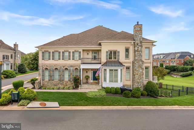 18357 EAGLE POINT SQ, Leesburg, VA 20176