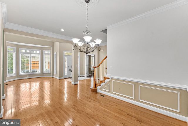 18357 EAGLE POINT SQ, Leesburg, VA 20176