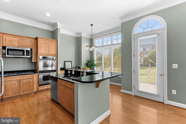 18357 EAGLE POINT SQ, Leesburg, VA 20176