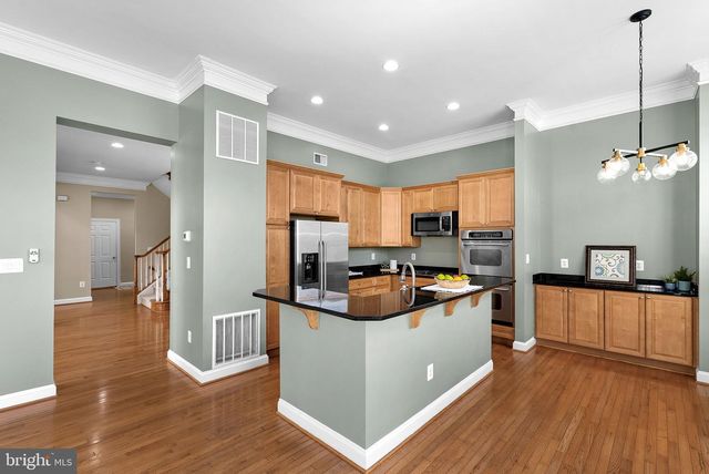 18357 EAGLE POINT SQ, Leesburg, VA 20176