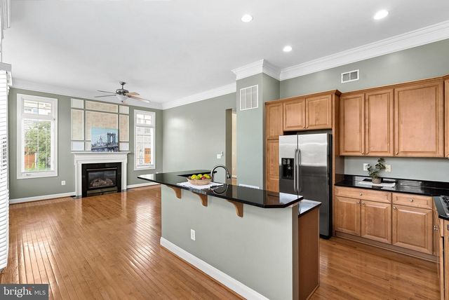 18357 EAGLE POINT SQ, Leesburg, VA 20176