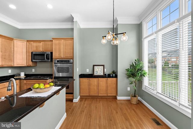 18357 EAGLE POINT SQ, Leesburg, VA 20176
