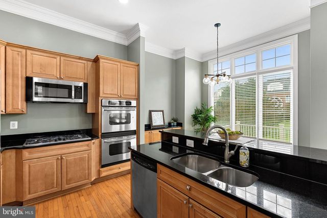 18357 EAGLE POINT SQ, Leesburg, VA 20176