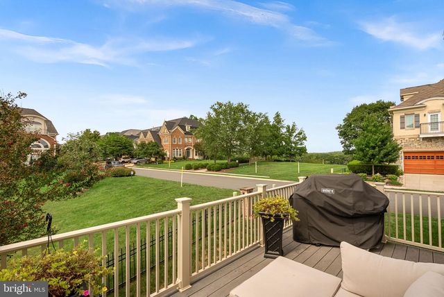 18357 EAGLE POINT SQ, Leesburg, VA 20176