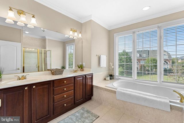 18357 EAGLE POINT SQ, Leesburg, VA 20176