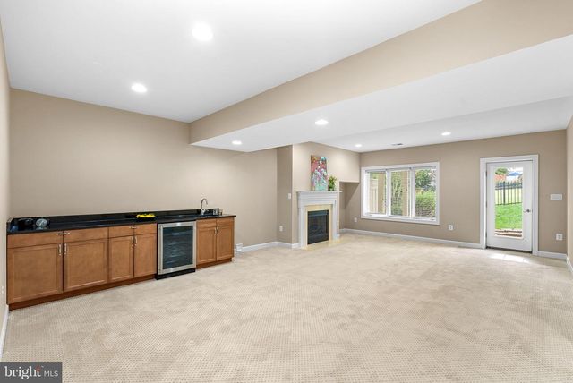 18357 EAGLE POINT SQ, Leesburg, VA 20176