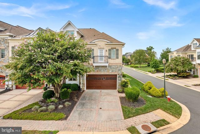 18357 EAGLE POINT SQ, Leesburg, VA 20176