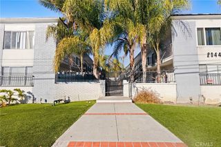 20445 Saticoy Street 7, Winnetka, CA 91306