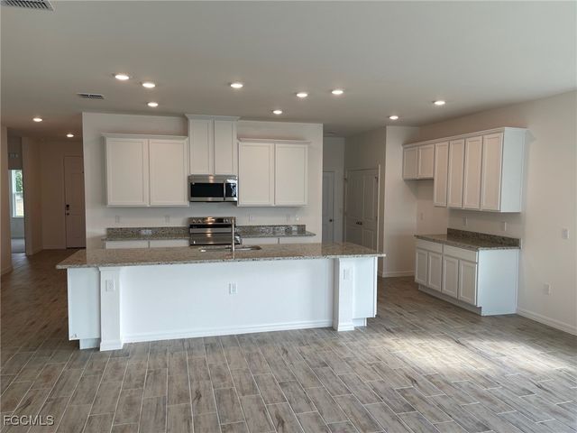 216 SW 14th AVE, Cape Coral, FL 33991