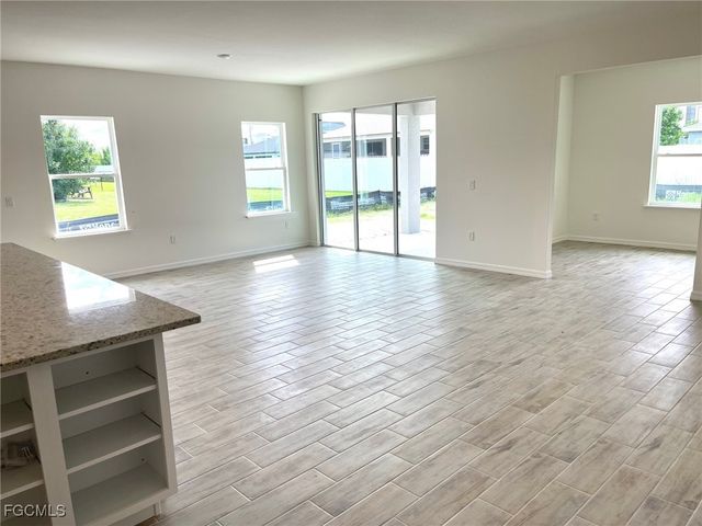 216 SW 14th AVE, Cape Coral, FL 33991