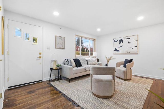 215 Mcmasters Dr, Monroeville, PA 15146