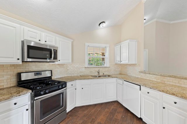21435 Deerhaven Drive, Spring, TX 77388