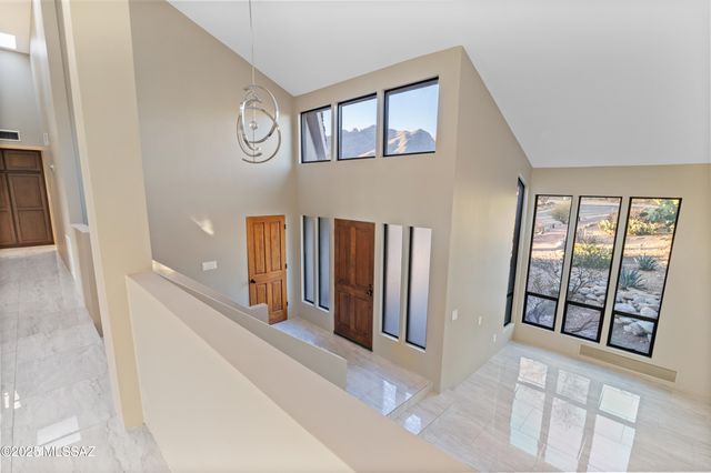 7041 N Skyway Drive, Tucson, AZ 85718