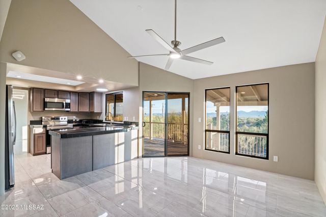 7041 N Skyway Drive, Tucson, AZ 85718