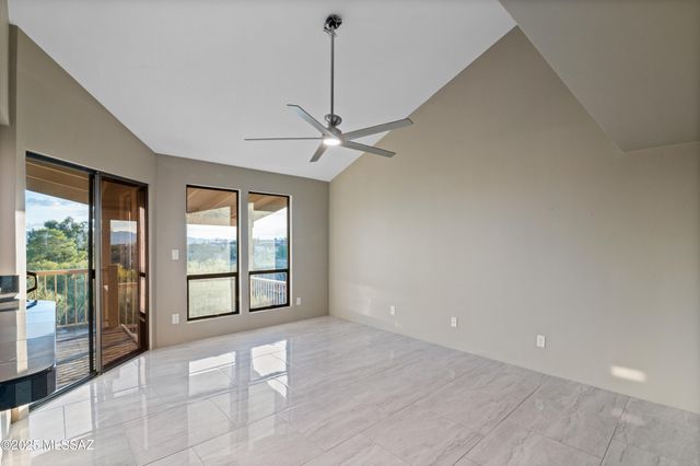 7041 N Skyway Drive, Tucson, AZ 85718