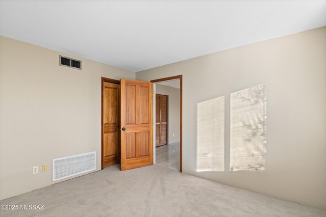 7041 N Skyway Drive, Tucson, AZ 85718