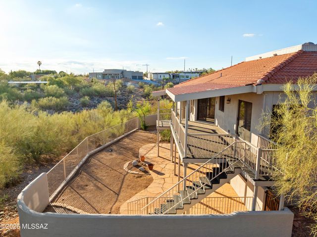 7041 N Skyway Drive, Tucson, AZ 85718