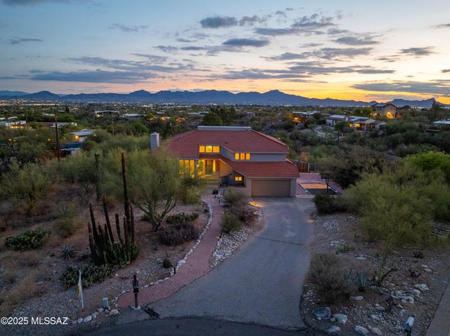 7041 N Skyway Drive, Tucson, AZ 85718