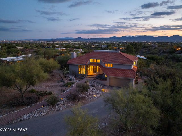 7041 N Skyway Drive, Tucson, AZ 85718