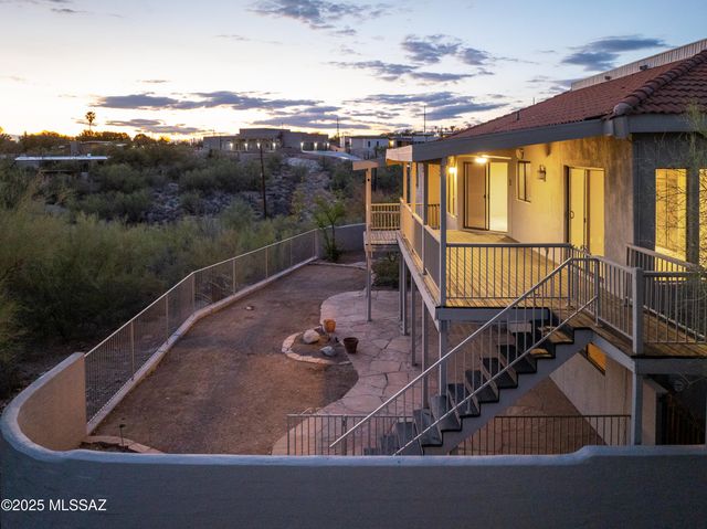 7041 N Skyway Drive, Tucson, AZ 85718