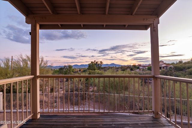 7041 N Skyway Drive, Tucson, AZ 85718