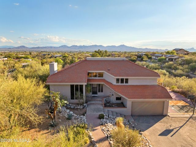 7041 N Skyway Drive, Tucson, AZ 85718