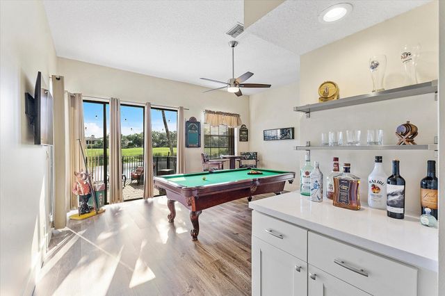 1820 Monte Carlo Way 17, Coral Springs, FL 33071