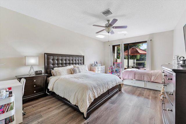 1820 Monte Carlo Way 17, Coral Springs, FL 33071