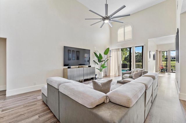 1820 Monte Carlo Way 17, Coral Springs, FL 33071