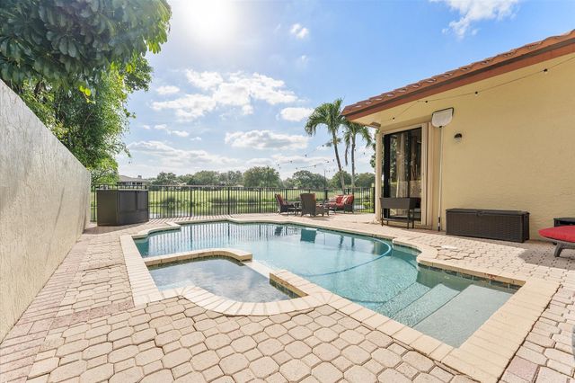 1820 Monte Carlo Way 17, Coral Springs, FL 33071