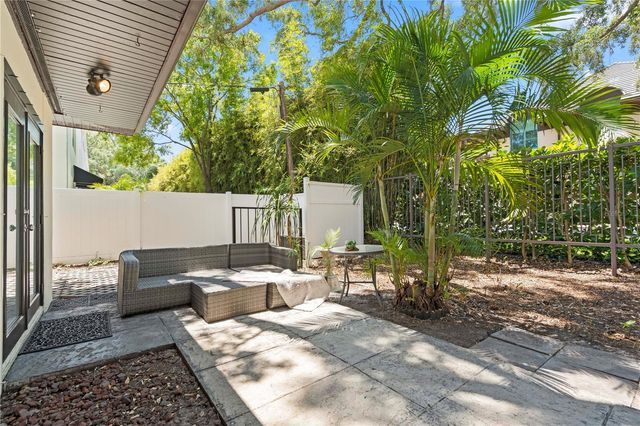 3002 W DELEON STREET, Tampa, FL 33609