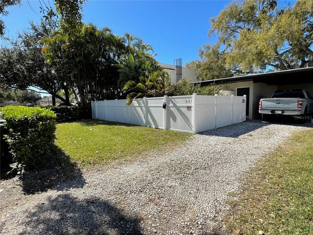 3002 W DELEON STREET, Tampa, FL 33609