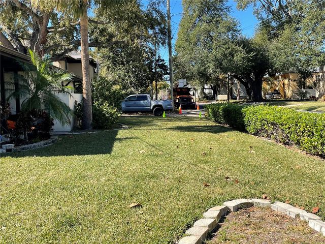 3002 W DELEON STREET, Tampa, FL 33609