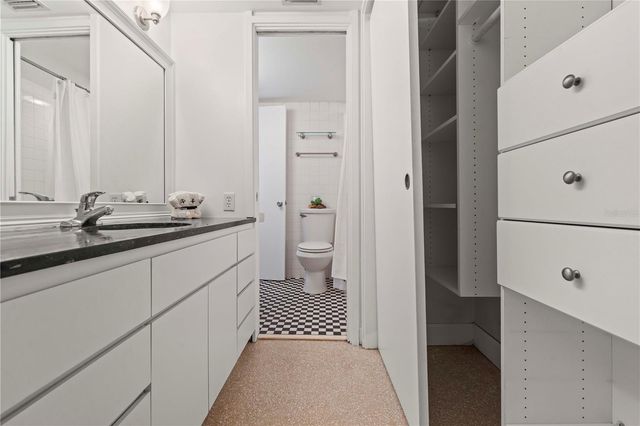 3002 W DELEON STREET, Tampa, FL 33609