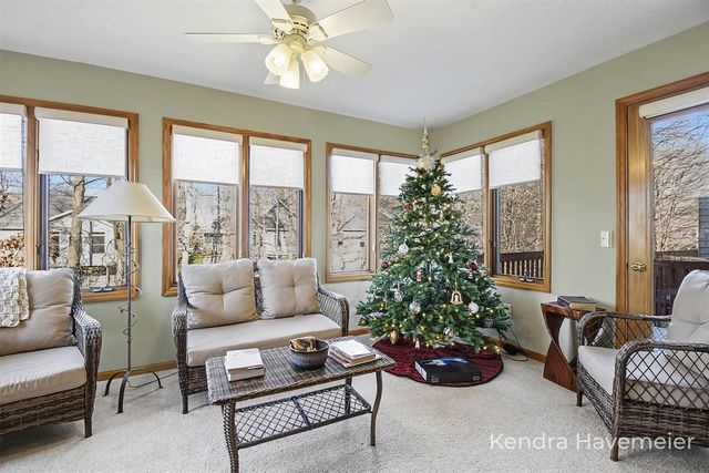 2177 Creekside Drive 39, Byron Center, MI 49315