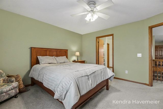 2177 Creekside Drive 39, Byron Center, MI 49315