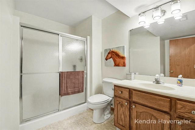 2177 Creekside Drive 39, Byron Center, MI 49315